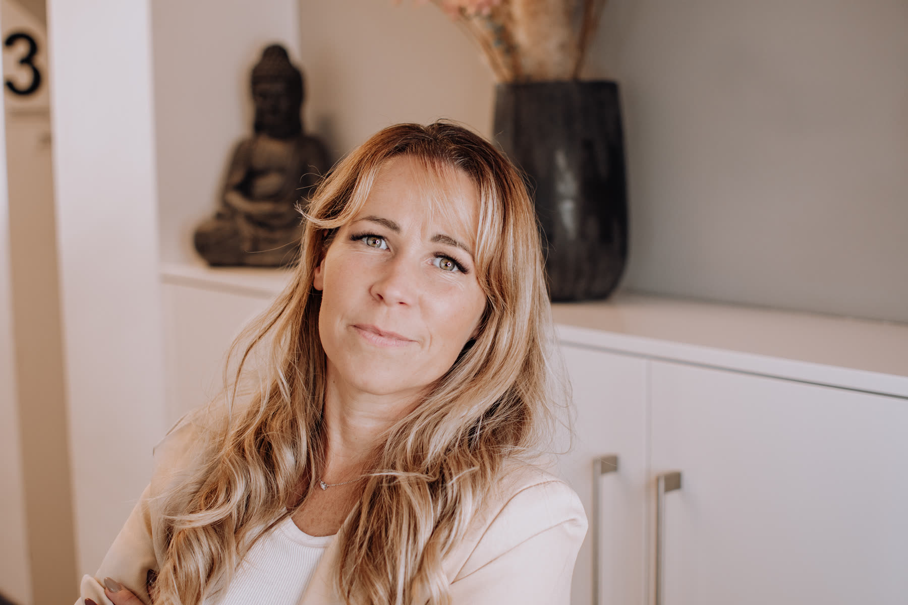 Angela Moldovan, management, accounting and purchasing